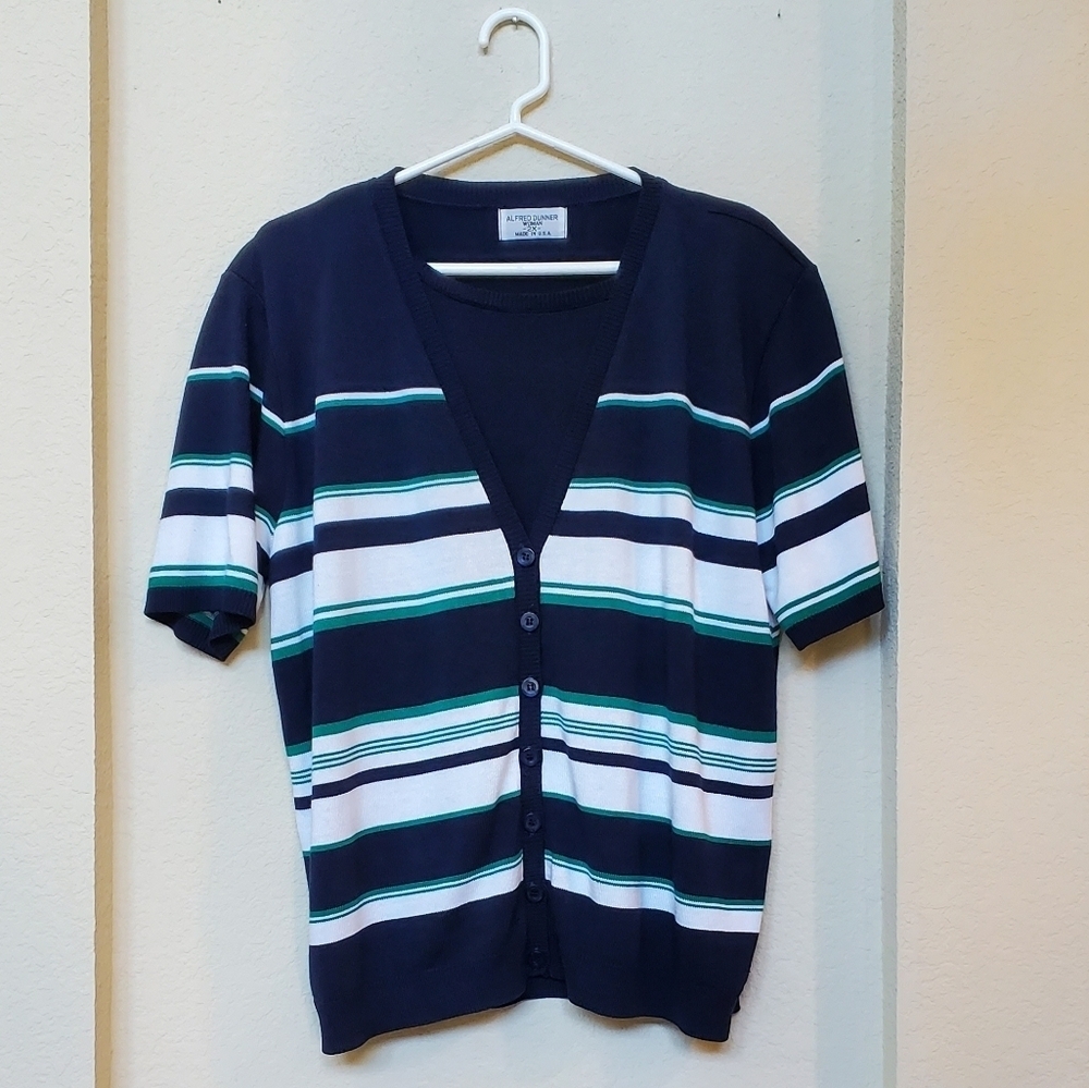 Alfred Dunner Women’s Cardigan style with attached shirt.  Size 2X